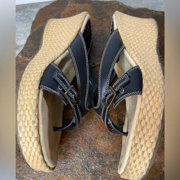 Easy Spirit~Mudd~Black/Light Gray/Tan Thong Wicker-Look Wedge Sandals~Size 9M - Picture 12 of 14